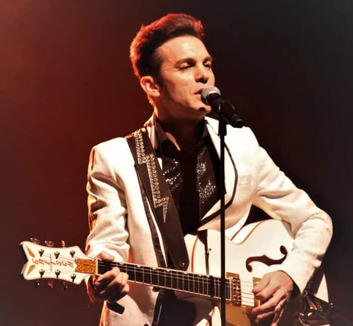 Jay RYAN BERETTI Rock Tribute from Elvis to U2