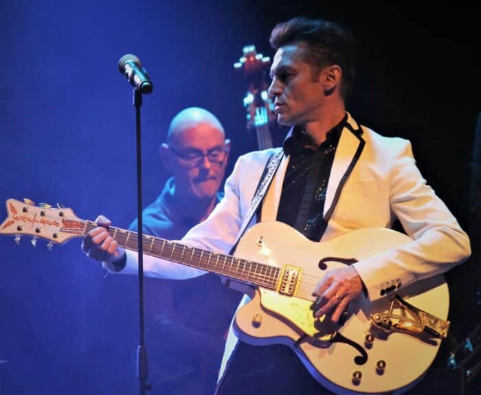 Jay RYAN BERETTI Rock Tribute from Elvis to U2